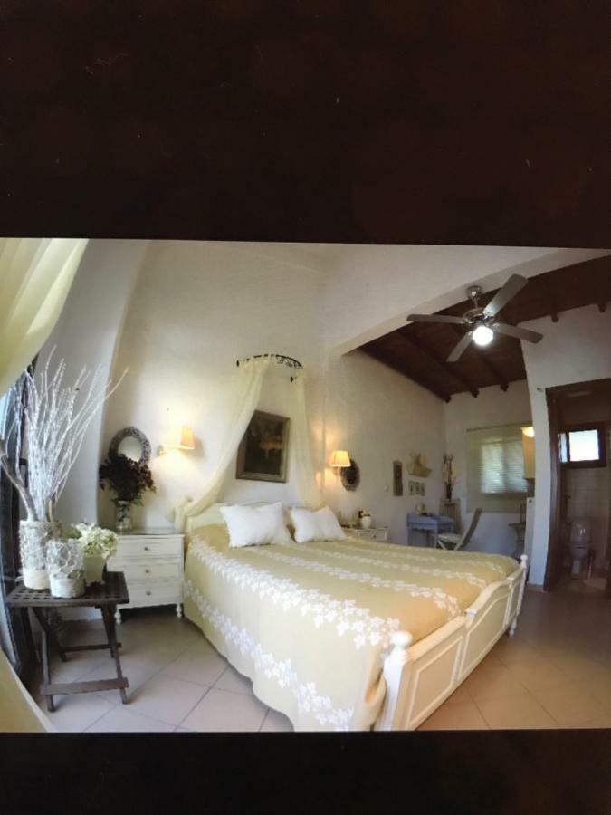 Elani Beautiful Villa Сивири Екстериор снимка